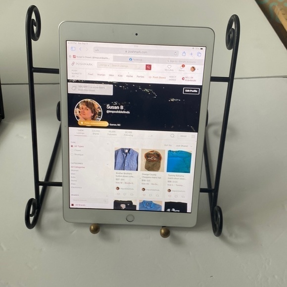 Tablet cookbook holder black gold adjustable- tablet not included - Picture 1 of 9